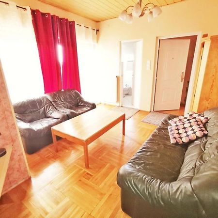 Apartman Poirot Balcony Erd Exterior photo
